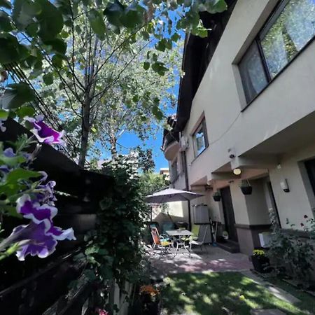 Vila Luminoasa Cu Curte Privata Bucureşti Exterior foto