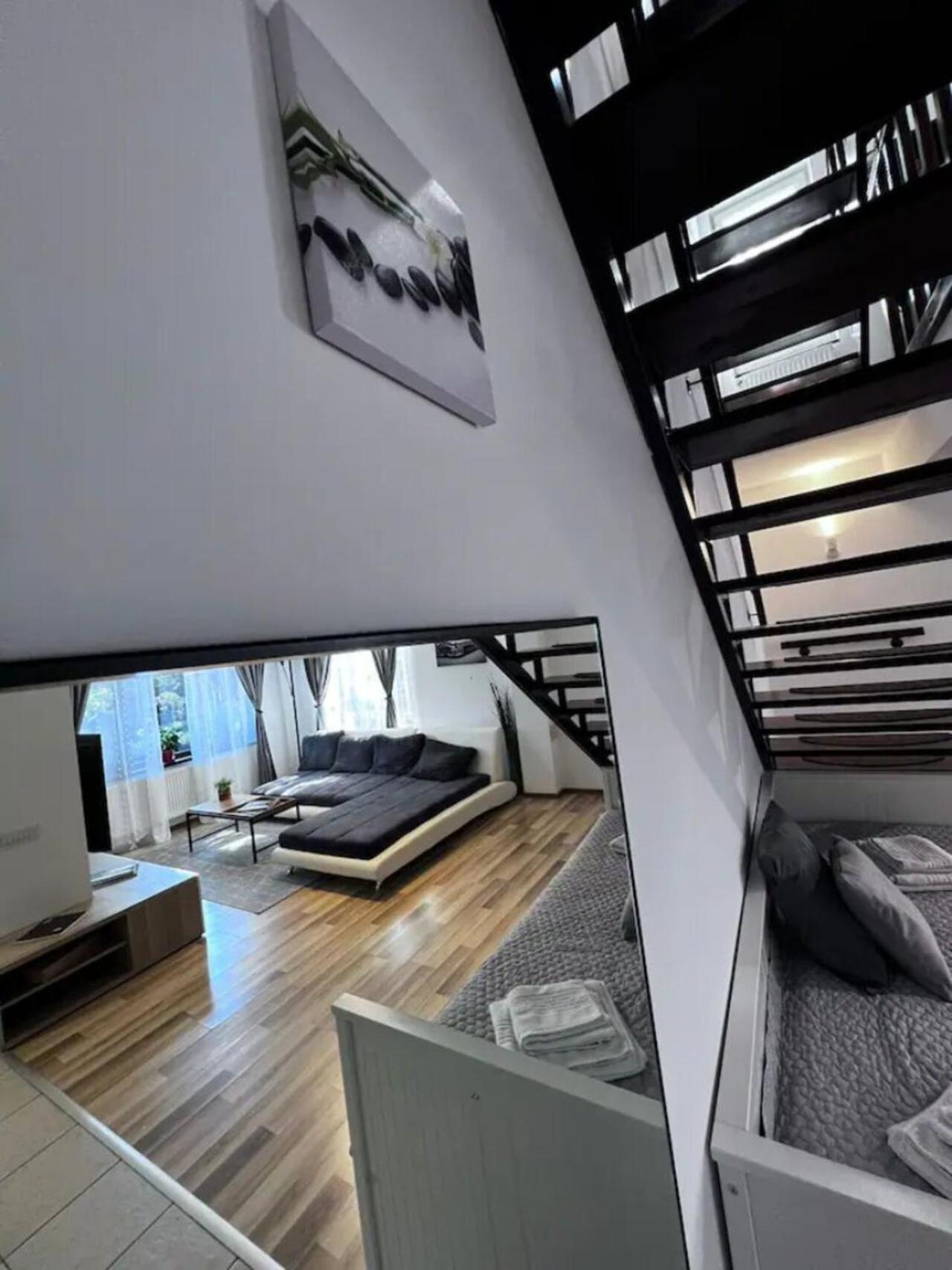 Vila Luminoasa Cu Curte Privata Bucureşti Exterior foto