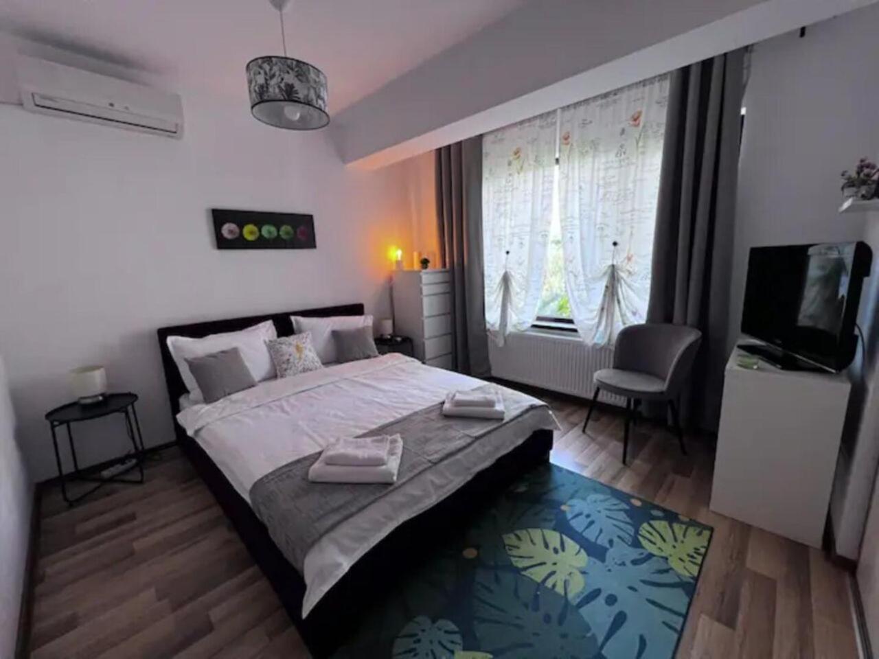 Vila Luminoasa Cu Curte Privata Bucureşti Exterior foto