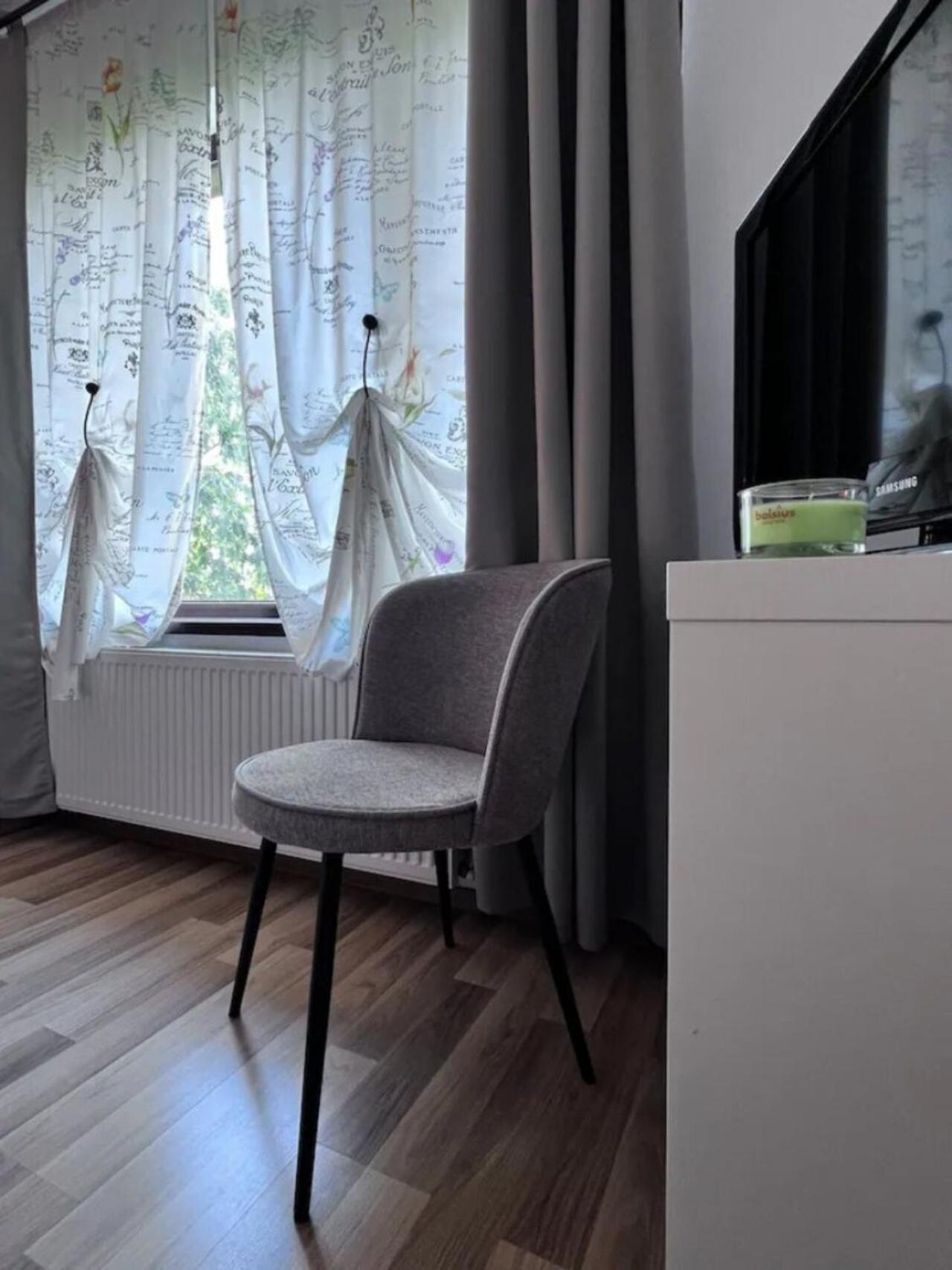 Vila Luminoasa Cu Curte Privata Bucureşti Exterior foto