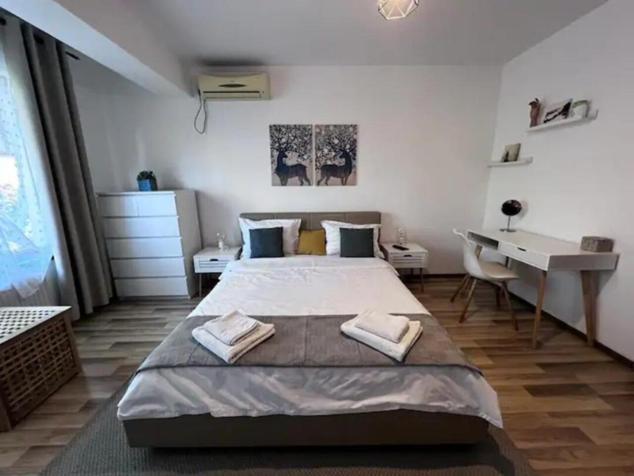 Vila Luminoasa Cu Curte Privata Bucureşti Exterior foto