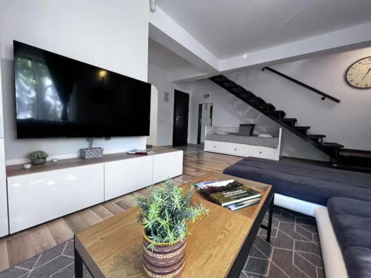 Vila Luminoasa Cu Curte Privata Bucureşti Exterior foto