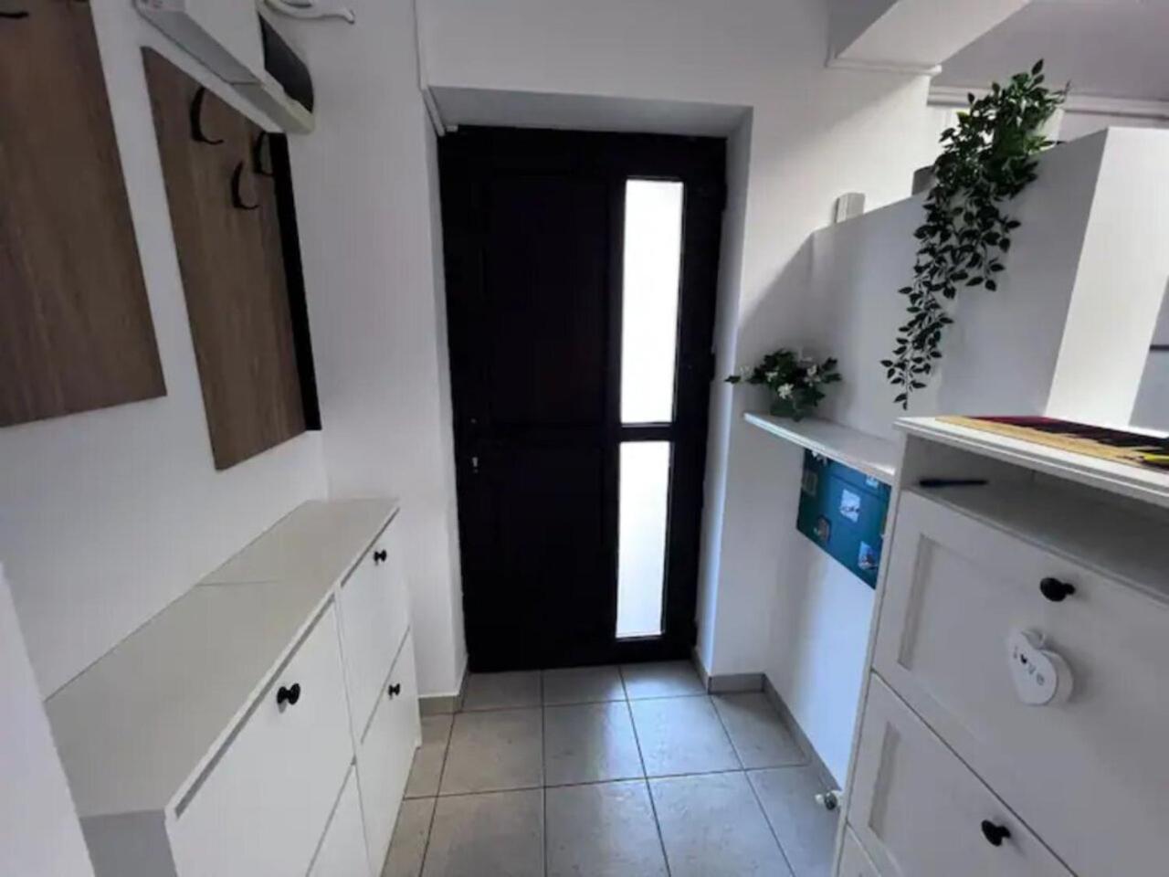 Vila Luminoasa Cu Curte Privata Bucureşti Exterior foto