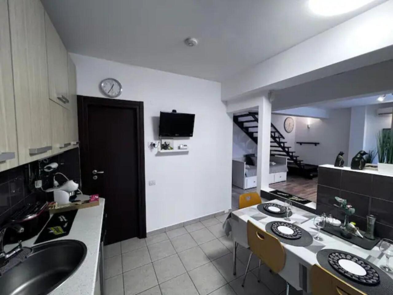 Vila Luminoasa Cu Curte Privata Bucureşti Exterior foto