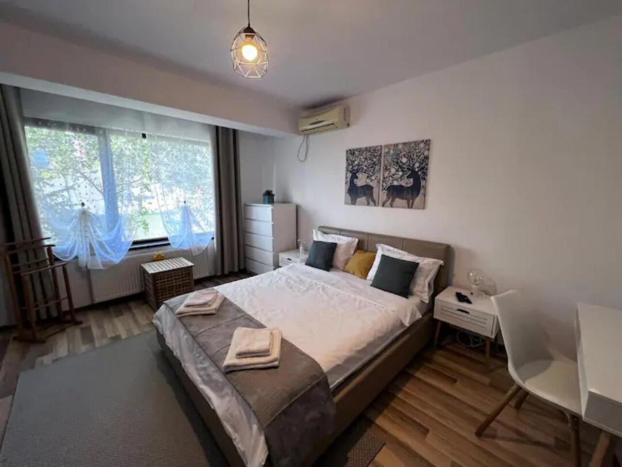 Vila Luminoasa Cu Curte Privata Bucureşti Exterior foto
